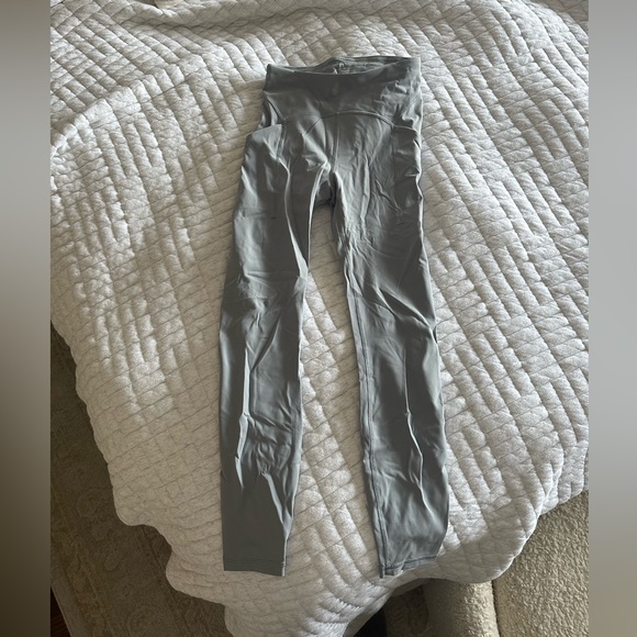 Lululemon Power Through High Rise - Picture 3 of 4